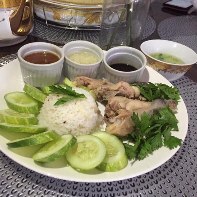 

nasi hainam dengan 3 sauce dan kuah 2 porsi