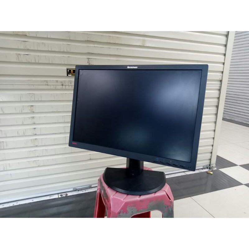 MONITOR 24 INCH WIDE BERKUALITAS