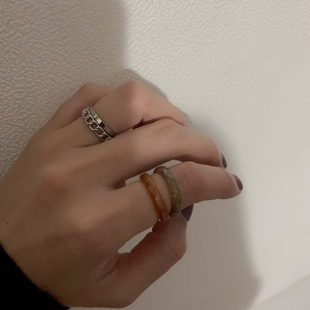 Mxbeauty 4 PCS / Set Cincin Rantai Jari Bahan Logam Akrilik Warna-Warni Gaya Punk Korea Untuk Wanita