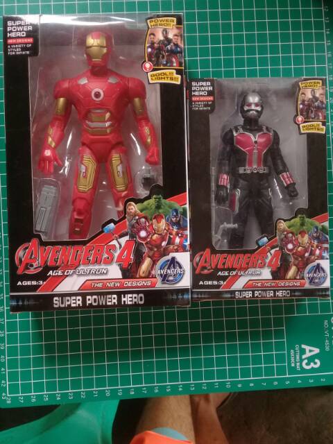 AVENGERS IRONMAN ANTMAN Nyala (BESAR 19CM &amp; KECIL 15CM) + Senjata