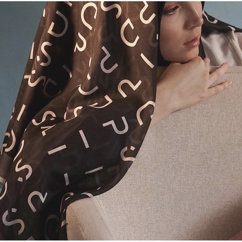 hijab Dp studio monogram