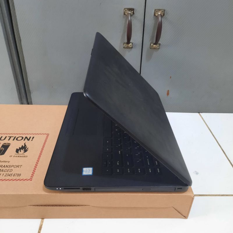 Laptop Hp 14-bs011TU, Core i3 - 6006U, Gen 6th, HD Graphics 520, Ram 4Gb / 1Tb Seri Baru, Like New, Lengkap, Black