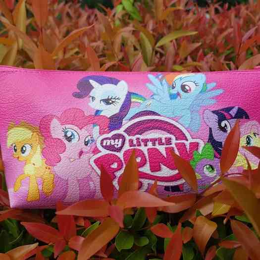 

Tempat Pouch Bermotif Gambar My Little Pony