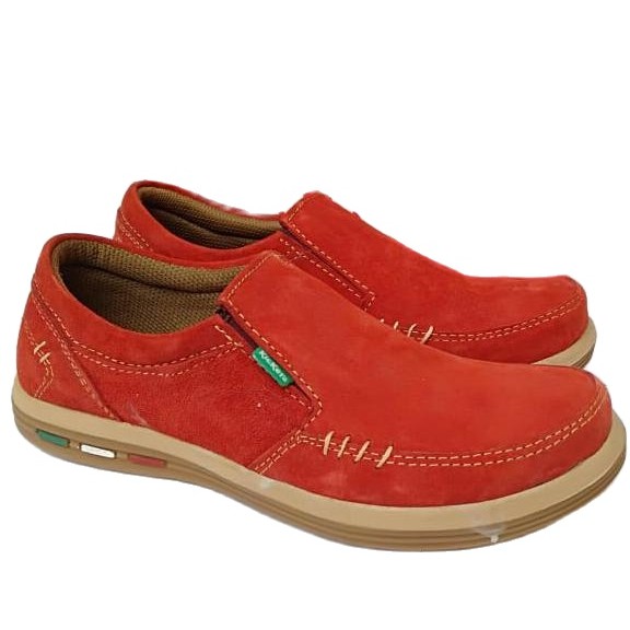 Sepatu kulit pria casual merek kickers handmade slip on asli original kasual hiking tanpa tali murah