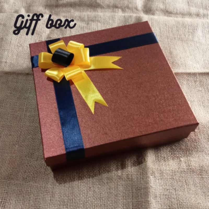 

kotak kado souvernir gift box 22x22