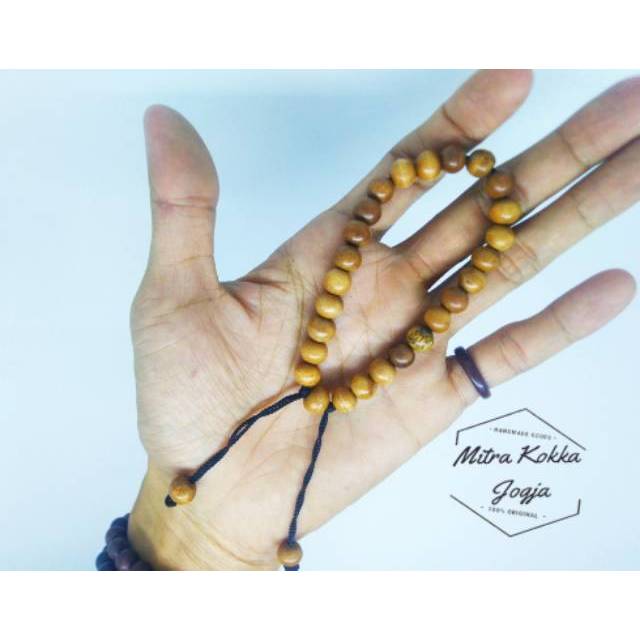 Gelang kayu stigi