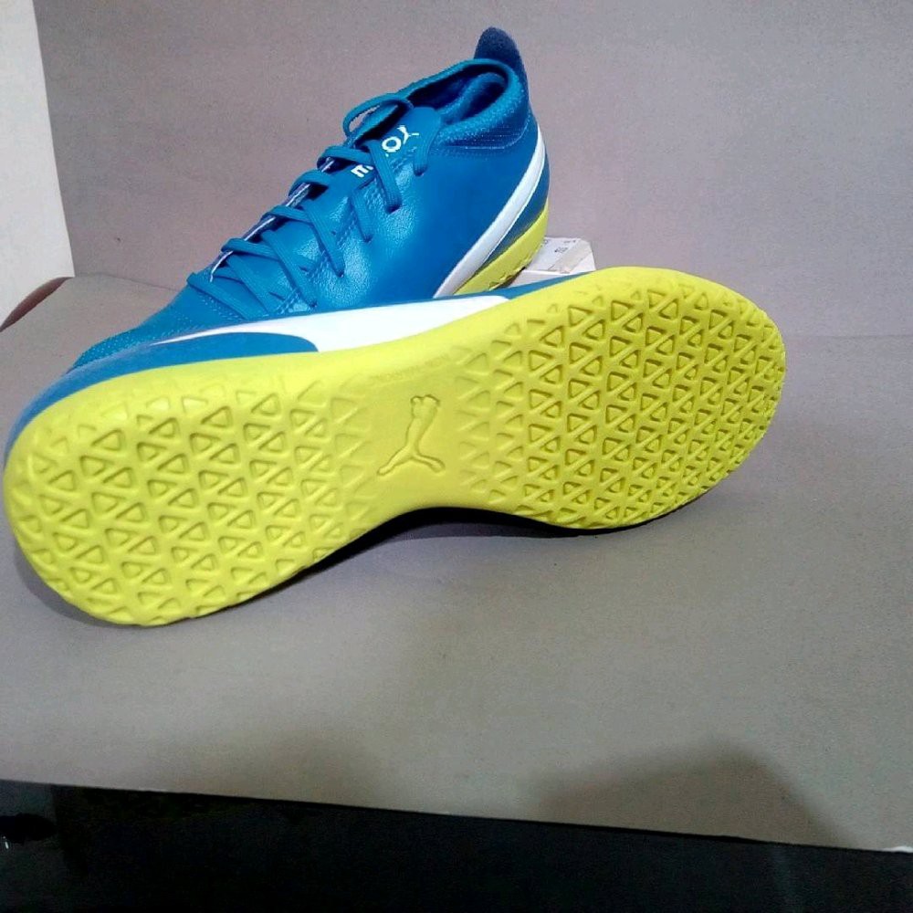 Sepatu Futsal Puma One 17.4 IT Blue