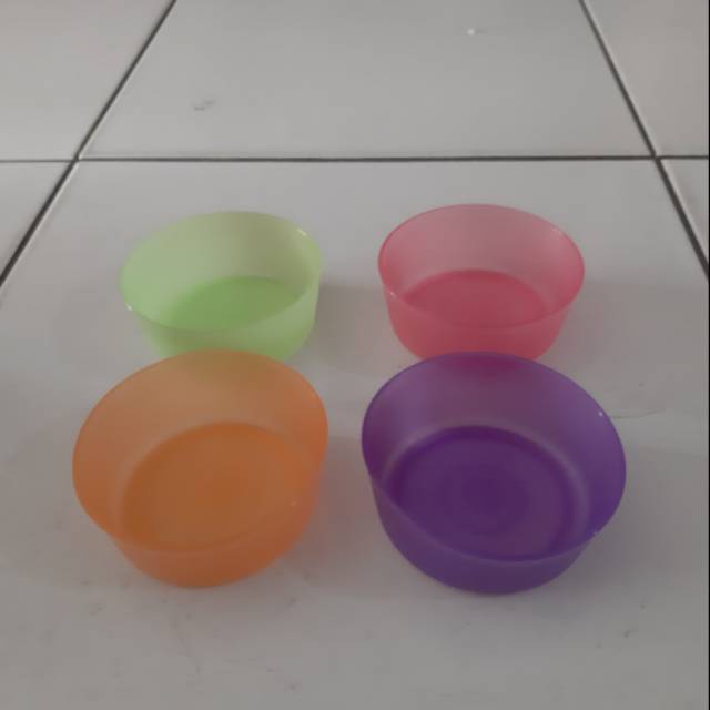 Tempat makan kecil TUPPERWARE