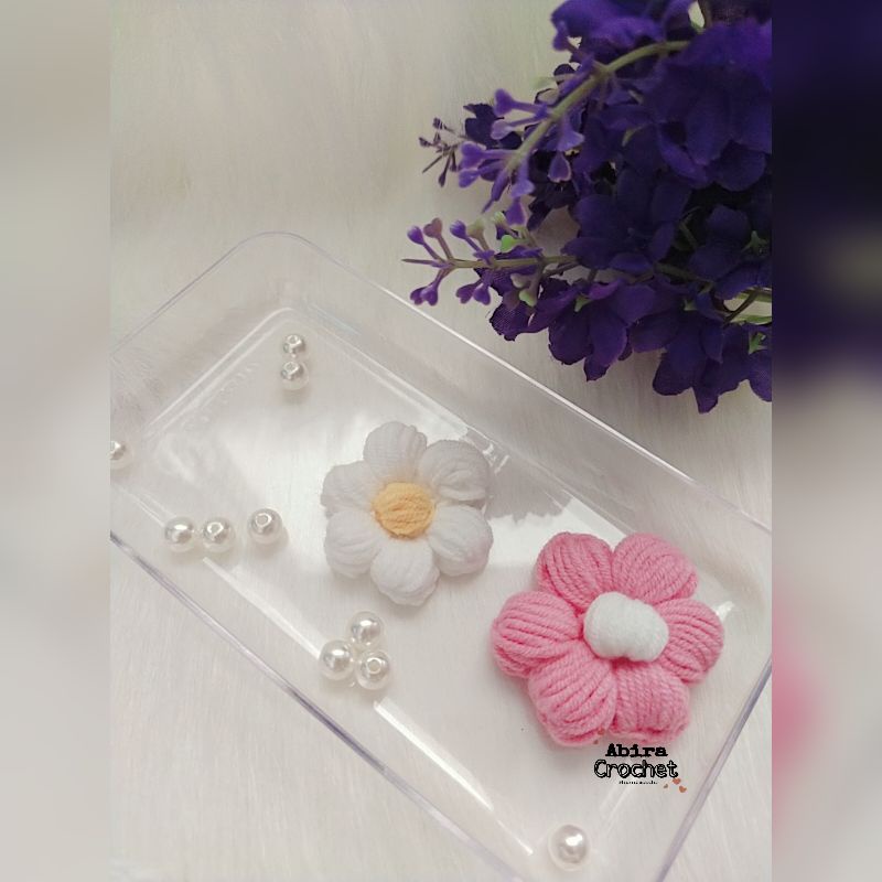 Aplikasi rajut bunga puff