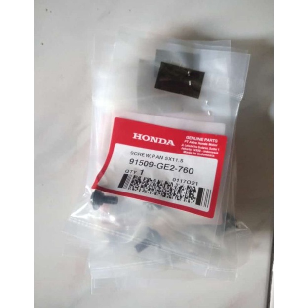 Screw Pan 5x11.5 _Baut Undercowl dan bodi belakang Supra x 125 original