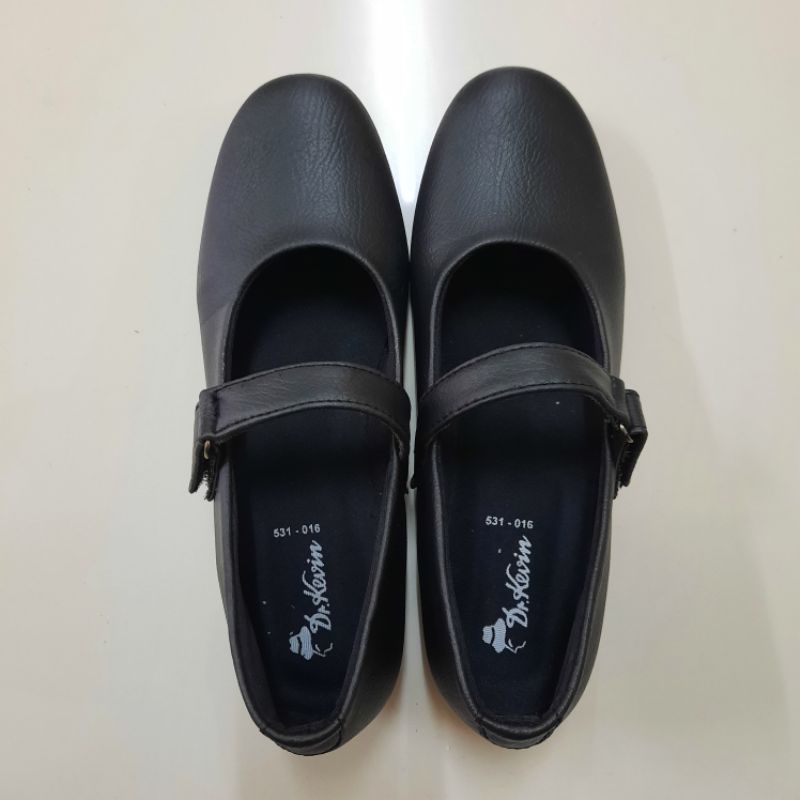 Sepatu pantofel wanita Dr. Kevin