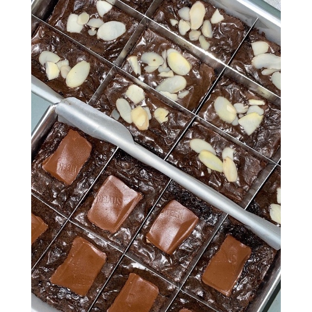 

Fudgy Brownies Premium