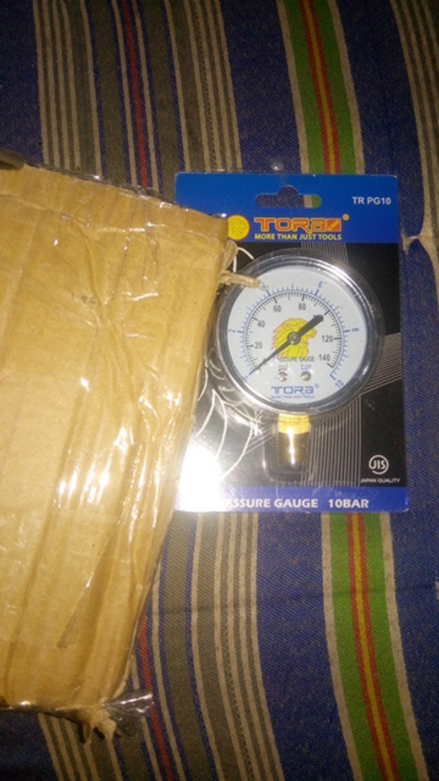 Tora Japan Quality Pressure Air Gauge Alat Ukur Tekanan Angin 10 Bar Manometer Drat 1/4