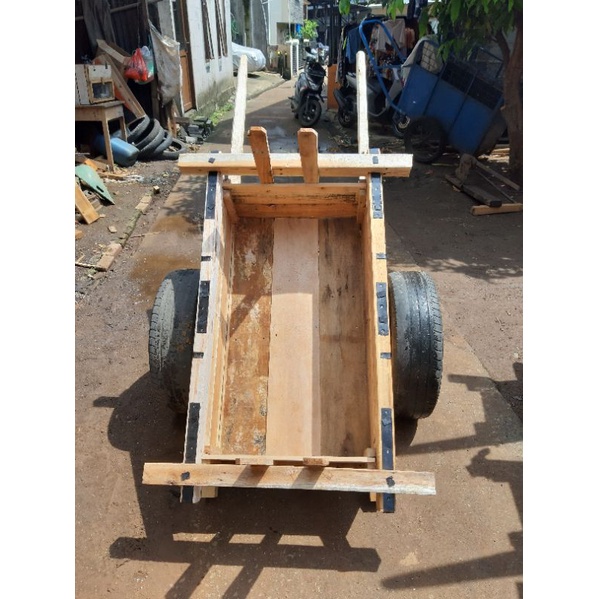 Gerobak Kayu Ban Mobil