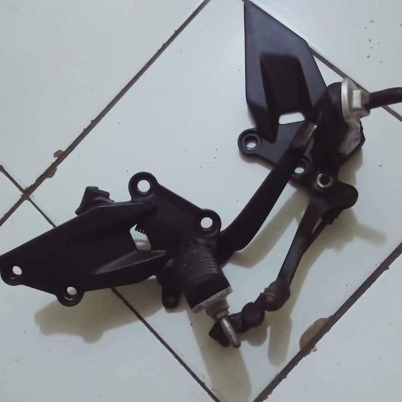 postep depan ninja 250 karbu