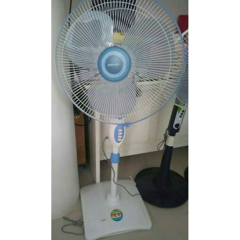 STAND FAN 16 inch KAS-1618 KB MIYAKO / KIPAS ANGIN BERDIRI 16 inch / KIPAS ANGIN KAKI KOTAK MIYAKO