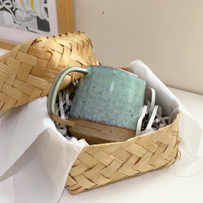 

Hampers Lebaran Mug pottery handmade Hellorat Project