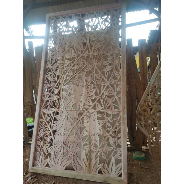 Sketsel Partisi Pembatas Ruangan Hiasan Dinding Kayu Ukiran Modern