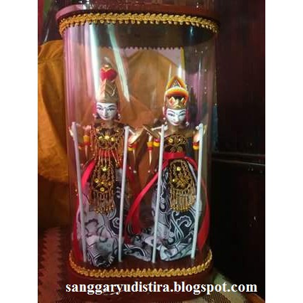 Souvenir Wayang Golek Couple Rama Sinta pake Tabung
