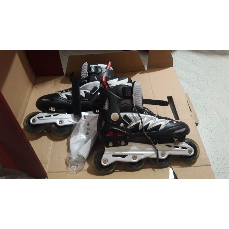 Preloved Sepatu Roda / Cougar Skate Second