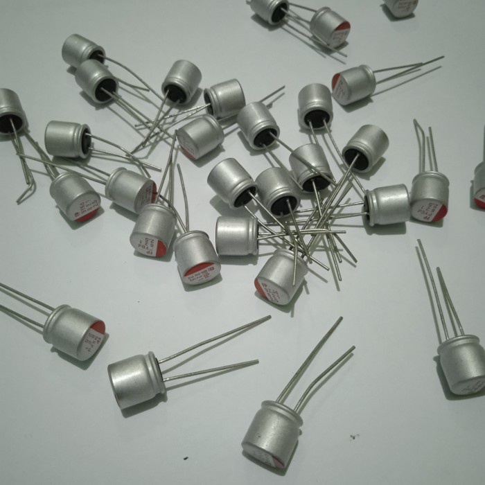 Elco Capacitor solid 820uf 2.5v untuk VGA, Konsol Game