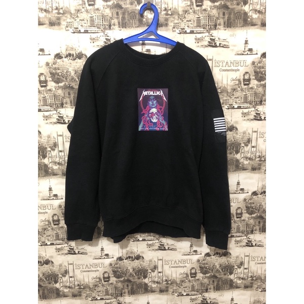 Preloved Crewneck Metalica