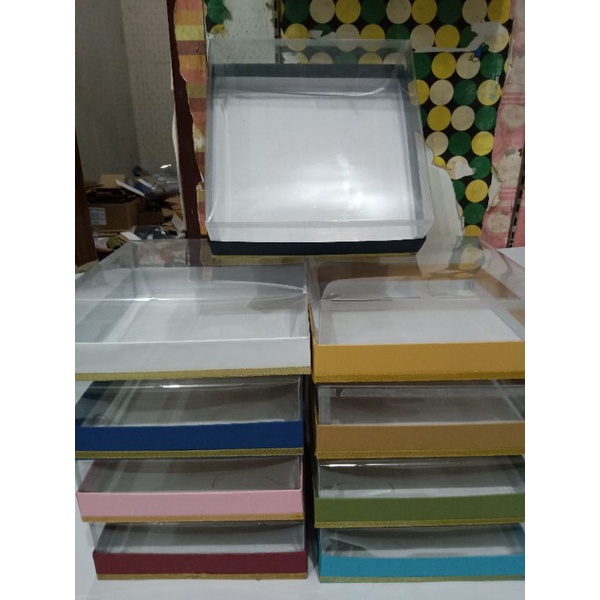 box hantaran kue/jajan ukuran 20*20*4 tinggi mika 8cm tanpa pita hias