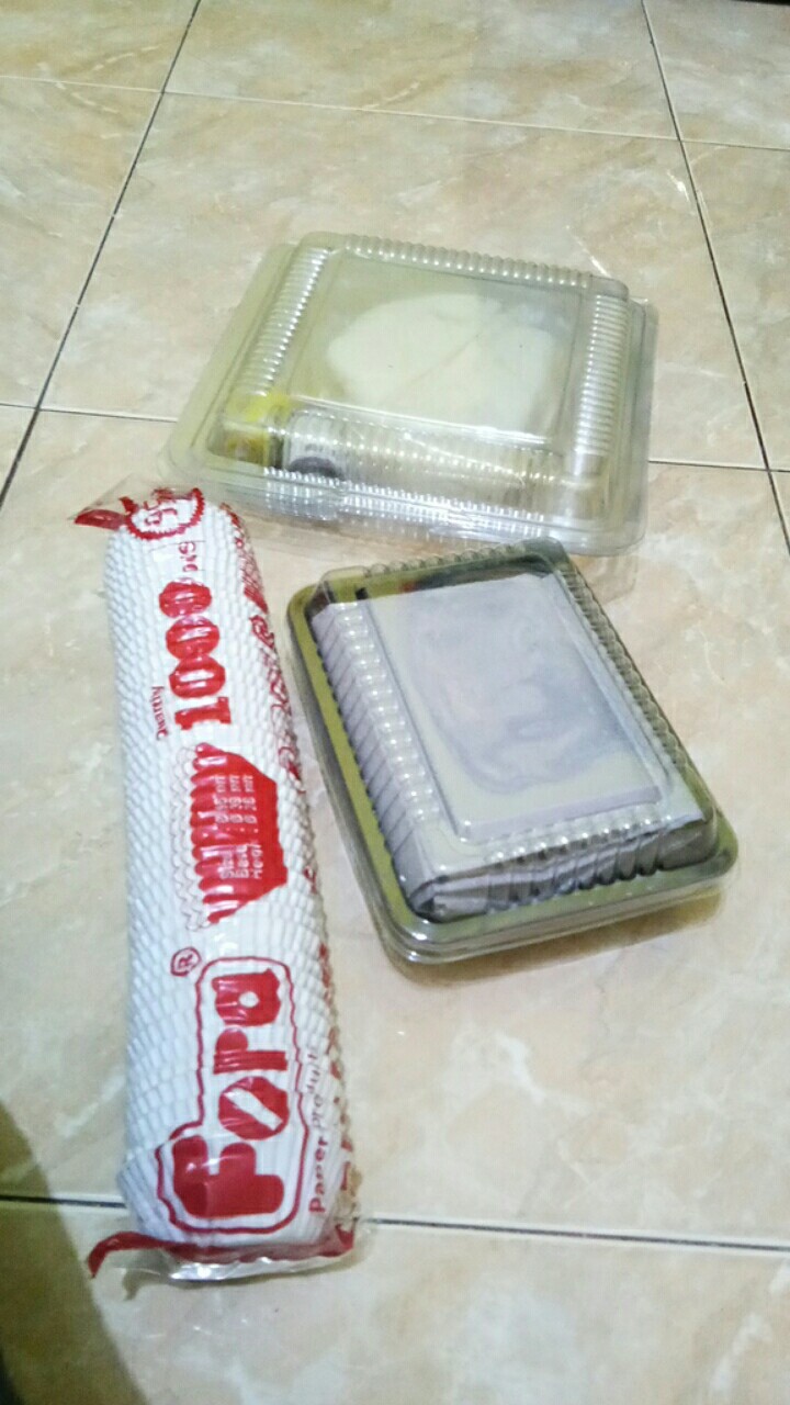 Box / Kotak Mika Bolu Segi Untuk 4 Telur