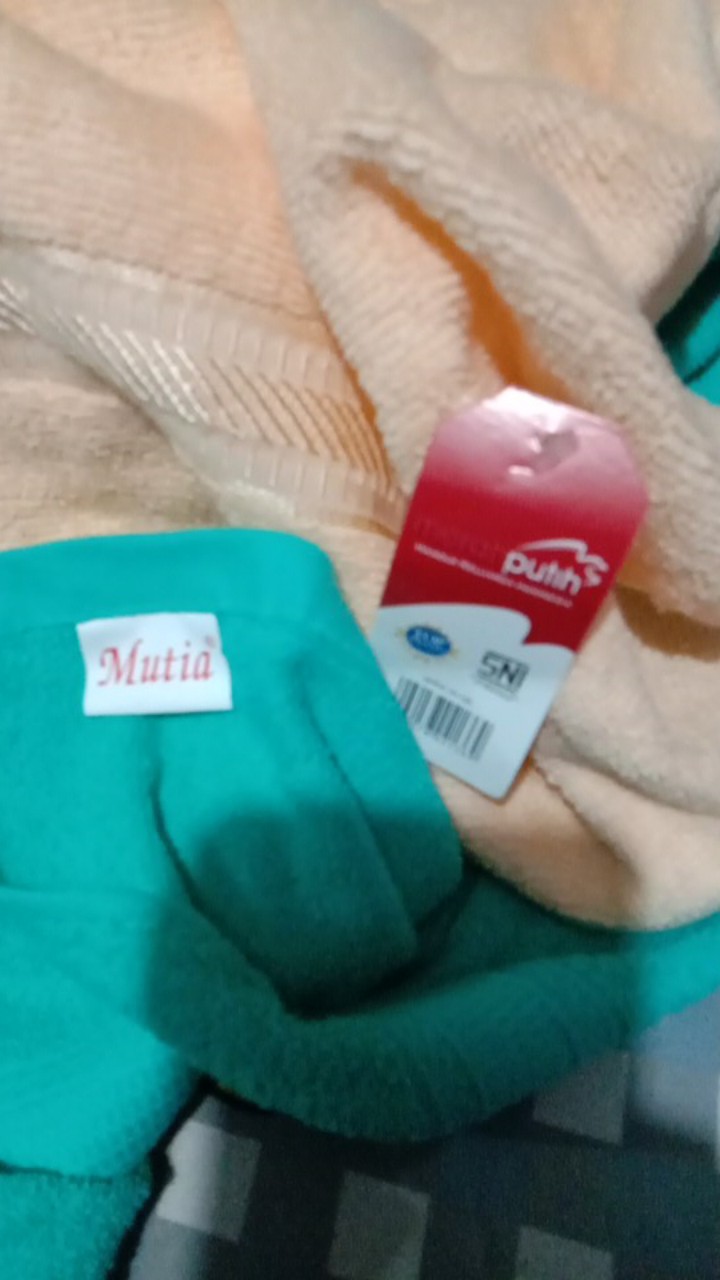 Rc Handuk Mandi Mutia/ravioly Jumbo Polos Ukuran 65x145cm