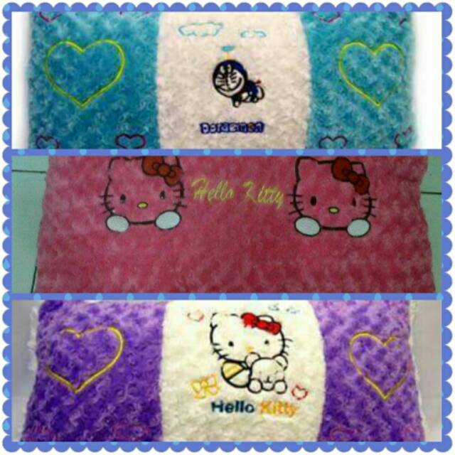 Bantal cinta karakter