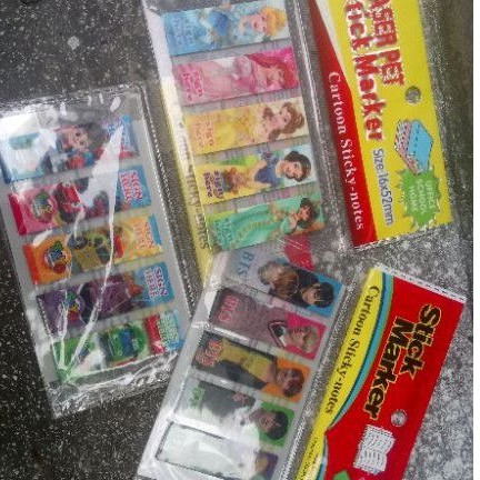 

pembatas buku katakter bts Princess tayo