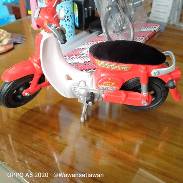 Miniatur Motor Honda C70 Antik Murah