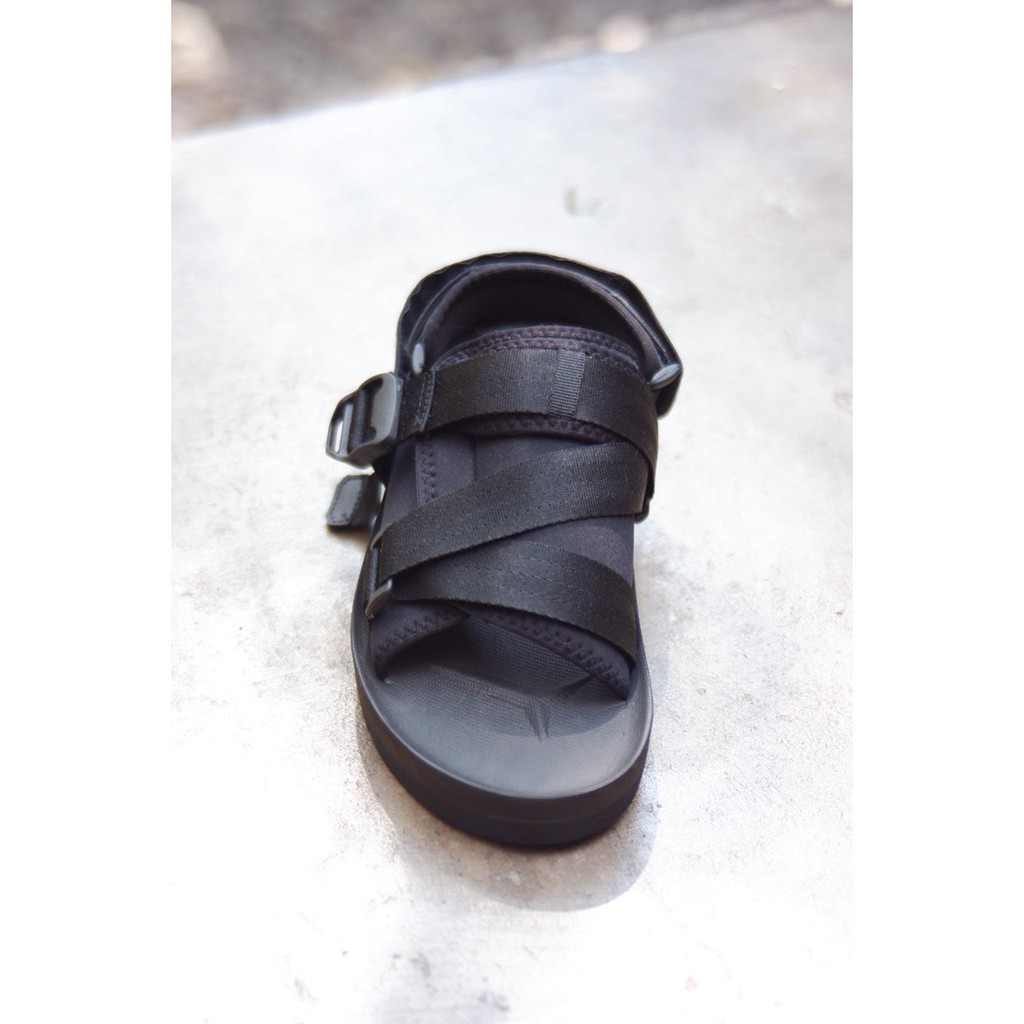 SANDAL KASUAL PRIA WANITA VOLKERFOOTWEAR ARTIKEL MOCK UP FULLBLACK SOLECUTE