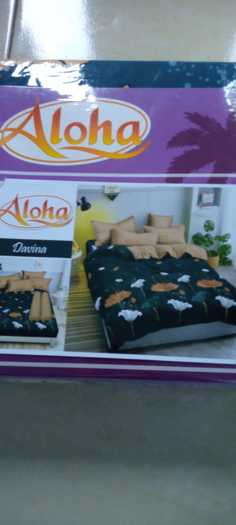 Sprei Aloha - Tinggi 20cm - Pilihan Motif & Ukuran (180x200 / 160x200 - King / Queen)