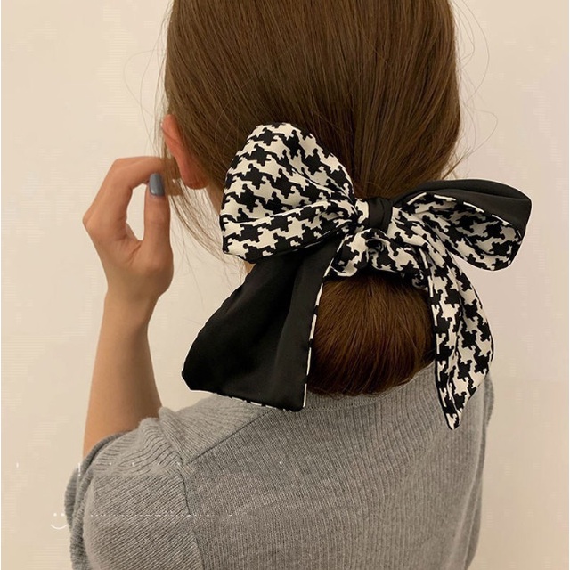 Scrunchies Karet Ikat Rambut / Skruncis Kuncir Kotak Tweed Karmika