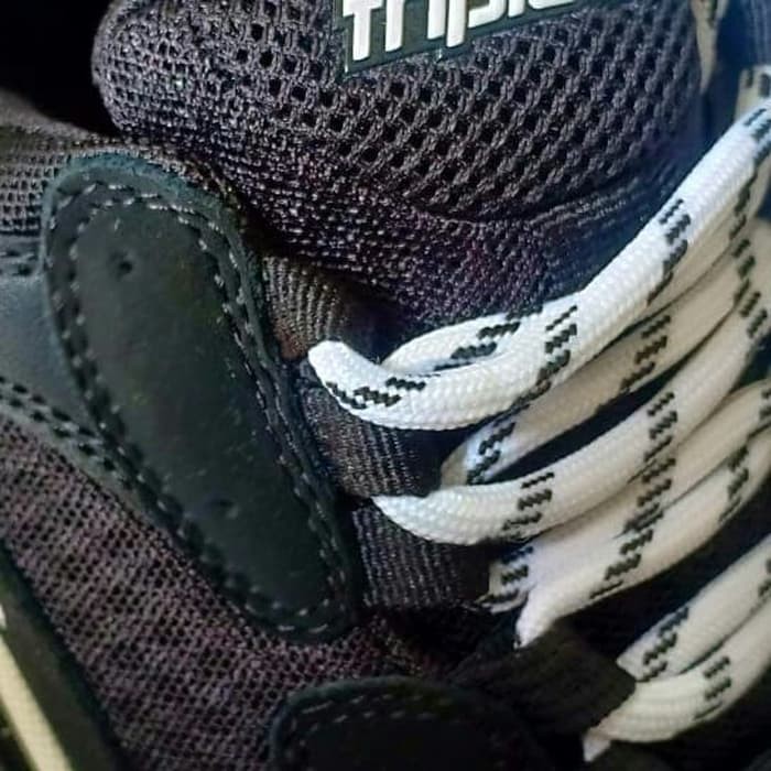 Sepatu Balenciaga Triple S Black White