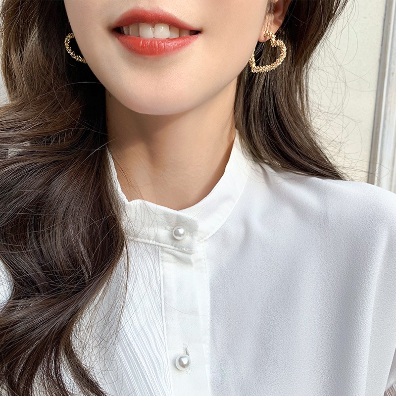 Anting Stud Bentuk Hati Warna Emas Bahan 925 Silver Gaya Retro Korea