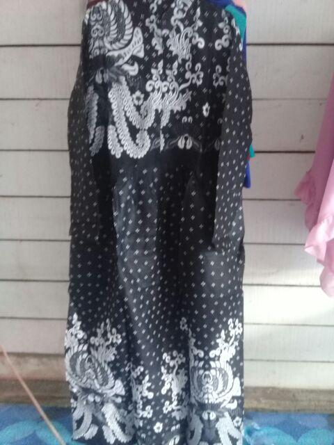 Batik Couple Keluarga Sania Ruffle Ori Ndoro Jowi Dnt Motif Gurita Putih