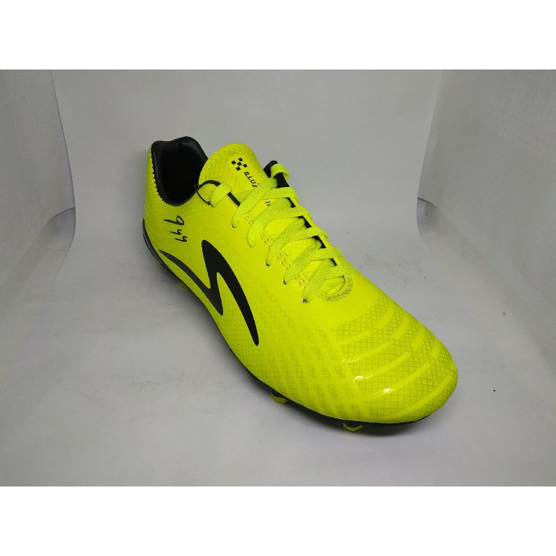 Sepatu Sepak Bola Specs