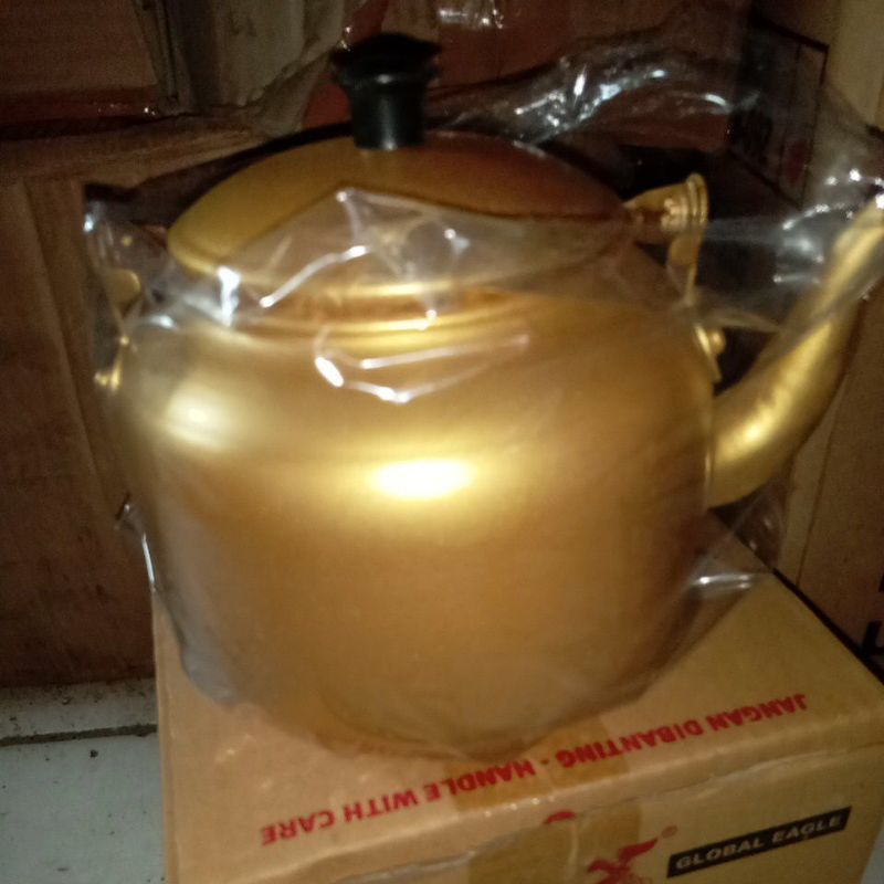 teko/ceret/ketel kuning/arab