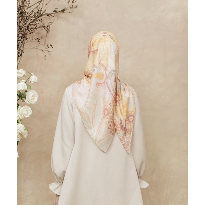 Preloved Jeumpa Scarf Wearing Klamby