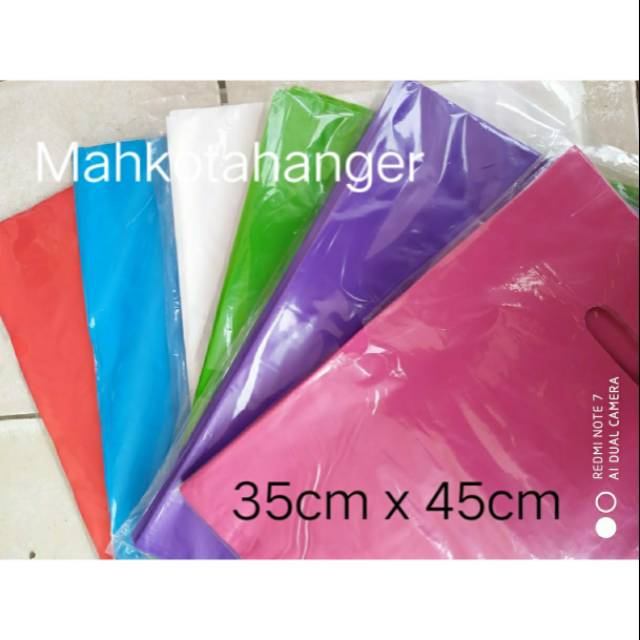 Kantong Plastik baju HD Oval Uk. 35x45 (isi 100 lembar) serbaguna