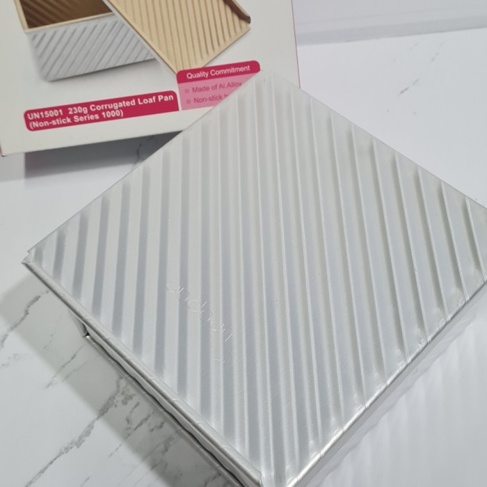 unopan 230gr corrugated square loaf pan UN15001 / loyang roti non stick 13cm