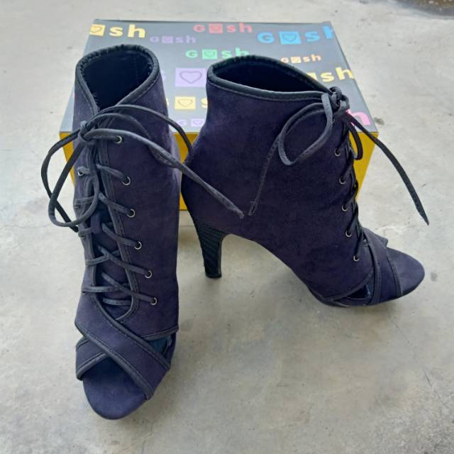 Sepatu boots heels preloved GOSH