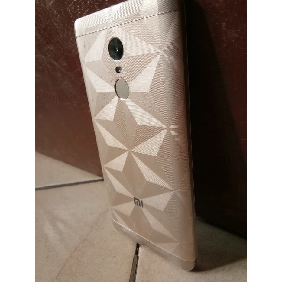 IPHONE 5 6 7 8 6+ 7+ 8+ 6 PLUS 7 PLUS 8 PLUS ANTI GORES SKIN BELAKANG DIAMOND 3D SPIRAL GARSKIN