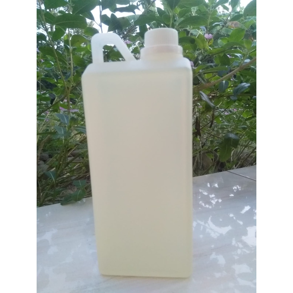 

Minyak Kelapa Asli 1000ml Murni 100% / Klentik / Keletik / Kelentik