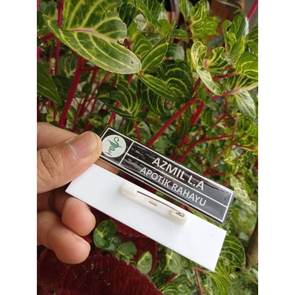 

Name Tag/Nama dada satuan Aklirik-Kuningan-Stainless -panitik-magnet