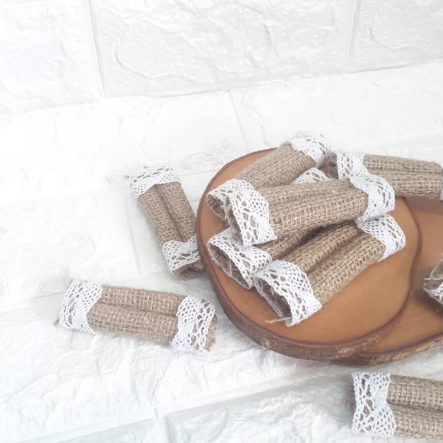 Tempat cincin wadah cincin goni lamaran dan pernikahan / wedding / bantalan atau jepitan cincin