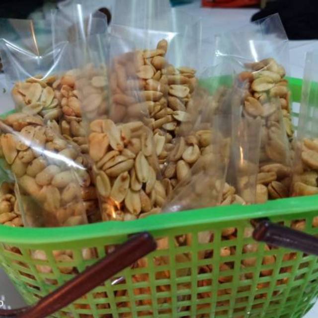 

Kacang goreng kemasan mini