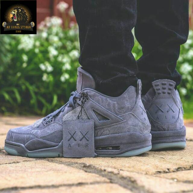 nike air jordan x kaws